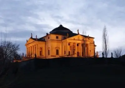 villa la rotonda almerigo capra by andrea palladio located in Vicenza, recognized as a UNESCO World Heritage Site