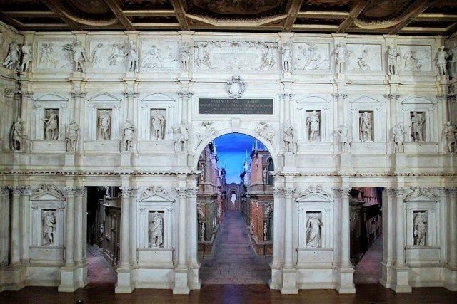 Théâtre olympique visite guidée de Vicence oeuvres de Palladio région de la Vénétie