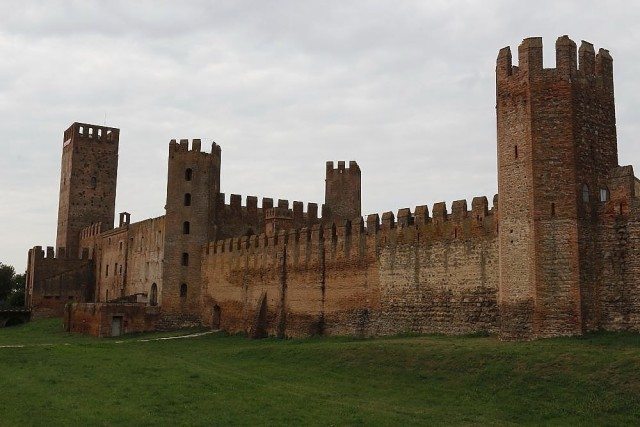 Marostica chess square