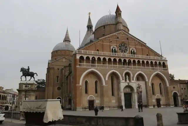 padua saint Anthony's church to visit during a day excursion with professional driver