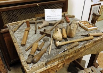 Outils du cordonnier, musée de la chaussure