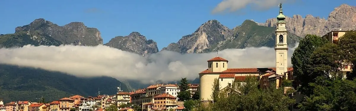 Vue panoramique de Belluno Dolomites orientale. L'une des villes d'art de la Vénétie