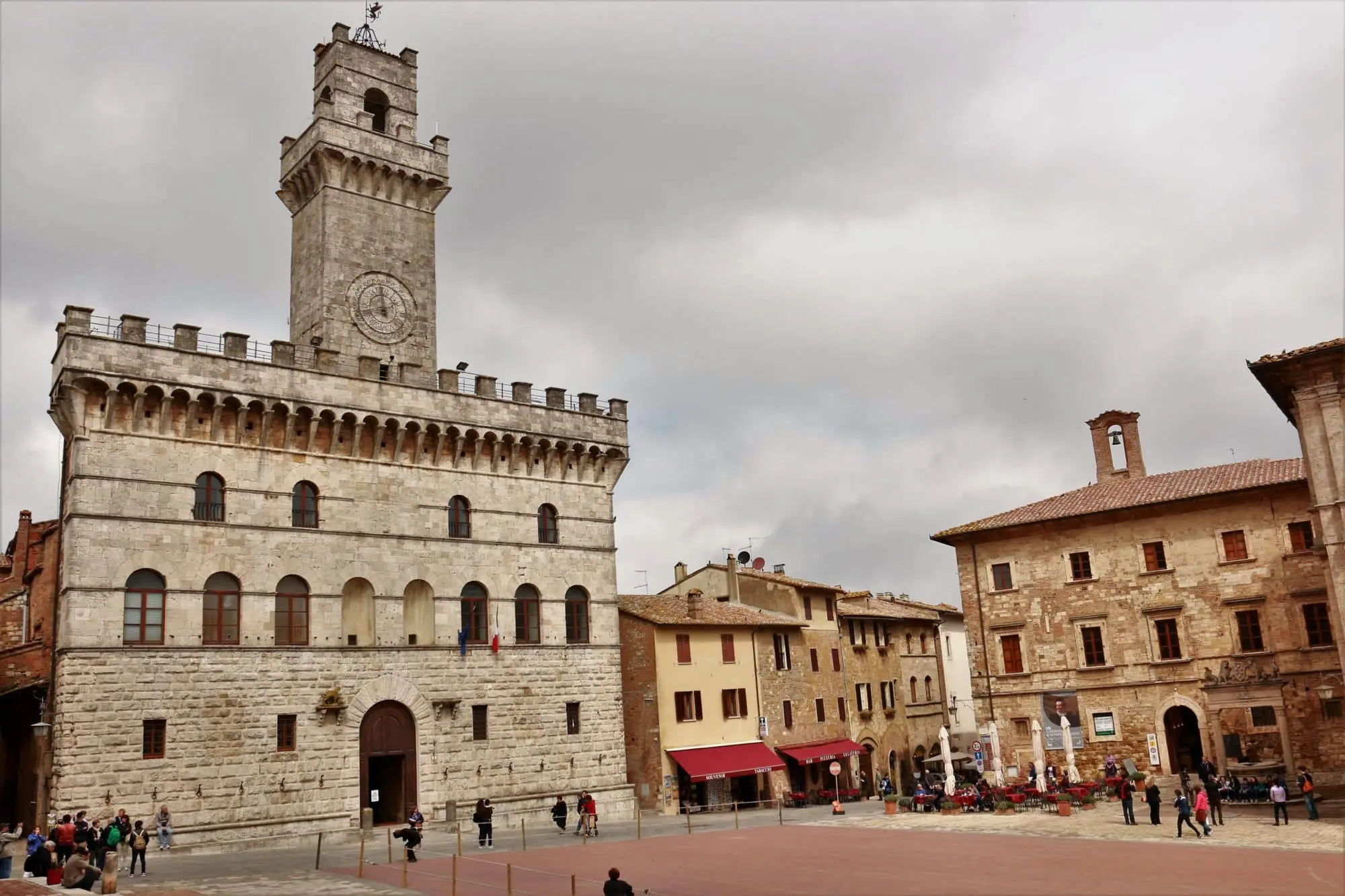 Montepulciano Palais communal randonnée journalière à thème avec chauffeur professionnel