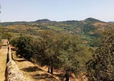 Panorama du monastère Beatrice I d'Este, mont Gemola des collines euganéennes, nord de l'Italie, à visiter au cours d'une randonnée guidée avec chauffeur professionnel