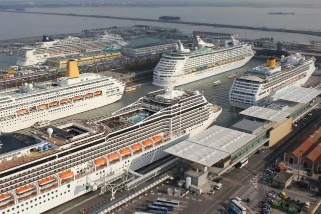 Terminal de croisière Venise randonnée à terre, tour privé avec chauffeur professionnel our les familles et les petits groupes