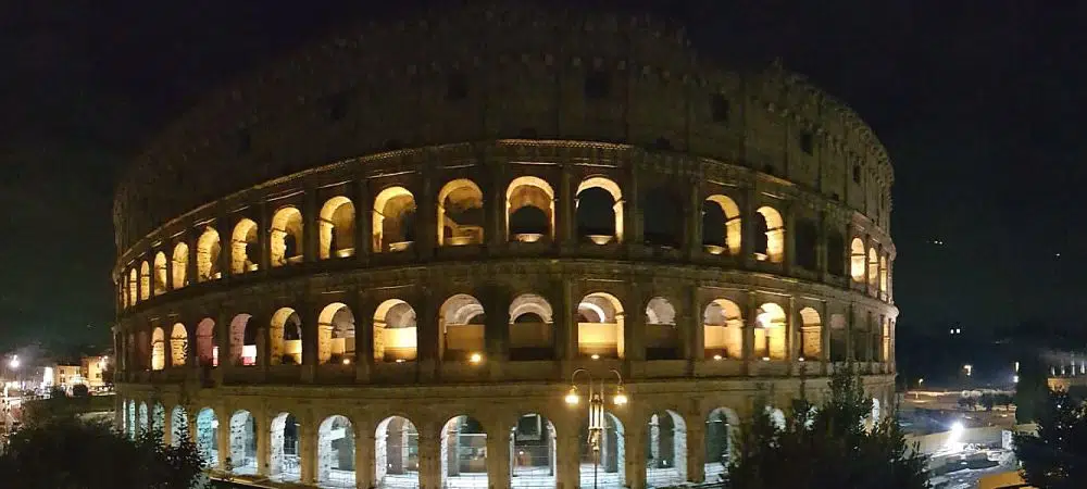 Rome randonnée privée, région du Latium. Colisée de nuit, excursion avec chauffeur vtc. Tourisme en Italie